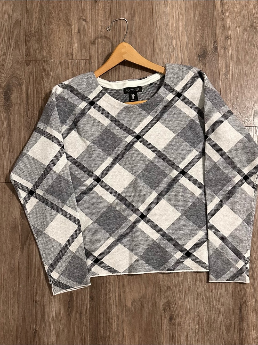 Rachel Zoe Plaid Knit Crewneck Sweater Gray White Soft Knit Size Medium NWOT